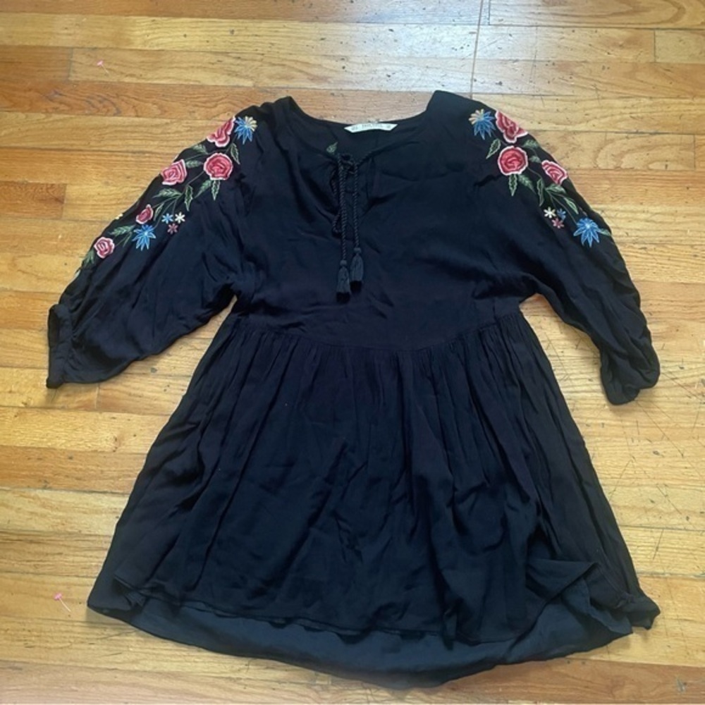 Zara Black Floral Embroidered Sleeve Peasant Dress Size Small